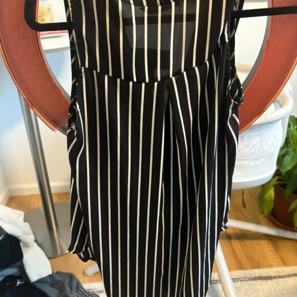 LUSH Black and White Sleeveless Tunic Size Small - Picture 2 of 2